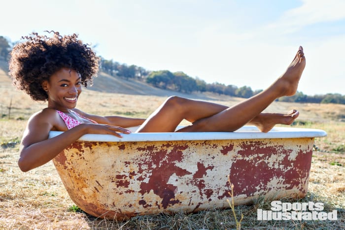 X163463_TK2_00699WMweb